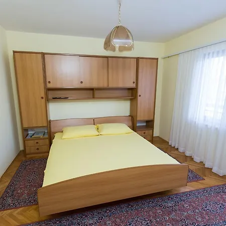 Bridic Διαμέρισμα Τρογκίρ